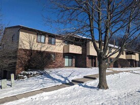 841 N Gammon Rd in Madison, WI - Building Photo