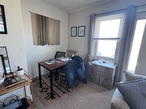 330 W Market St, Unit Upper in Long Beach, NY - Building Photo - Building Photo