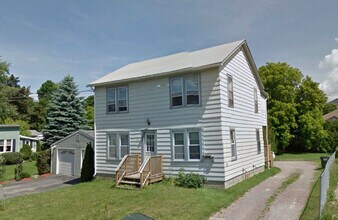 67 Lafountain St, Unit 67A in Winooski, VT - Foto de edificio - Building Photo