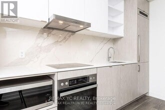 55 Cooper St in Toronto, ON - Building Photo - Building Photo