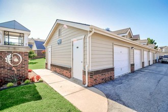 Oakmont Apartment Homes in Catoosa, OK - Building Photo - Building Photo