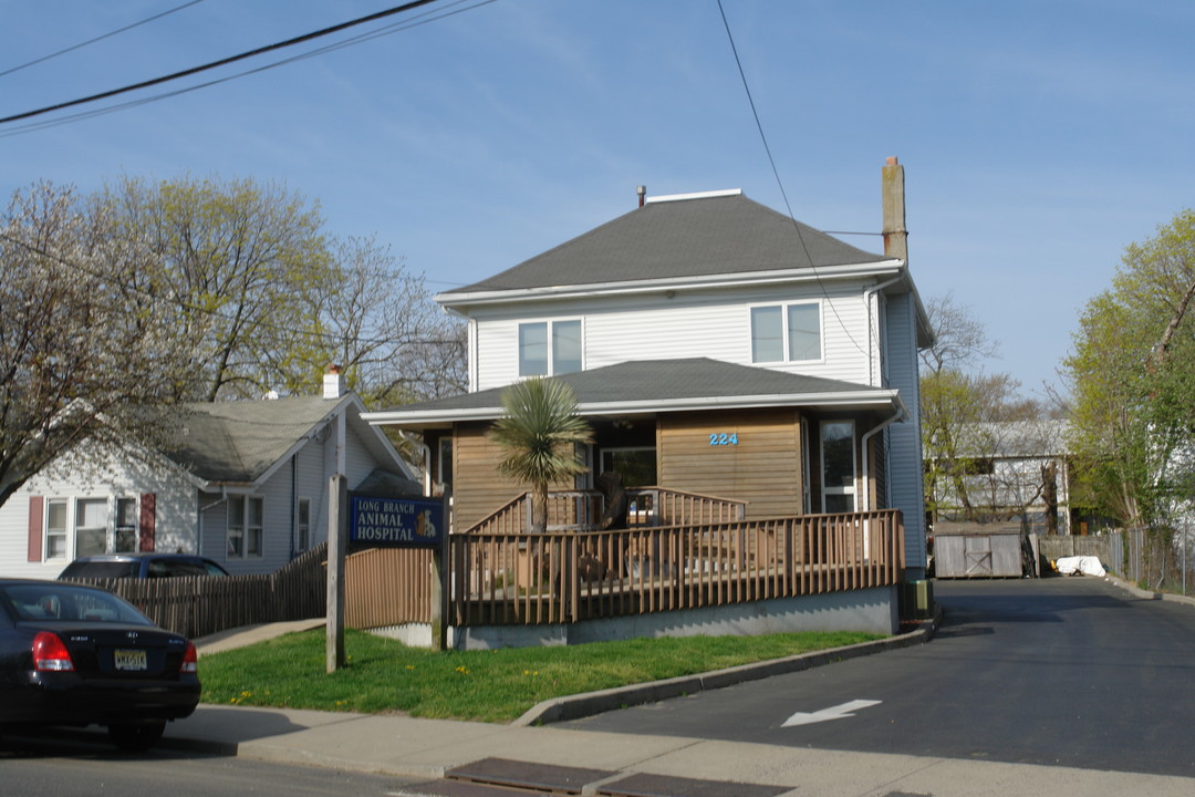 226 2nd Ave in Long Branch, NJ - Building Photo