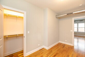 637 E 49th St in Chicago, IL - Building Photo - Building Photo