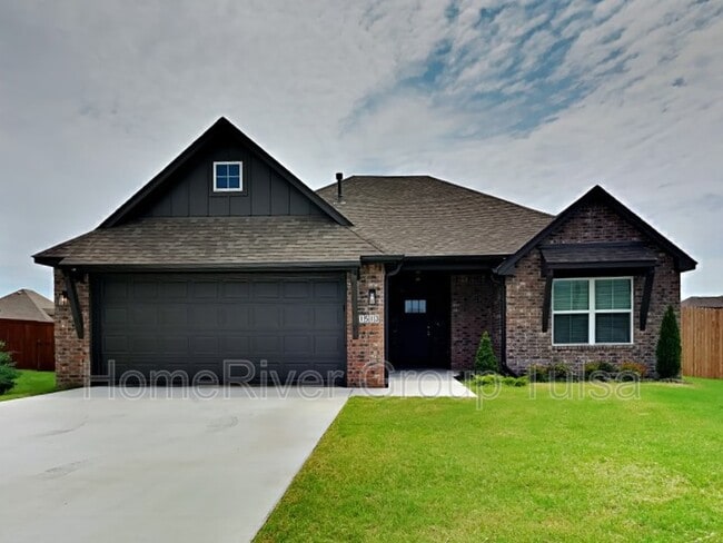 property at 1513 E Atlanta St