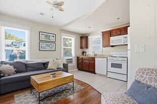 539 6th St N, Unit 539 6th St N #2 in St. Petersburg, FL - Building Photo