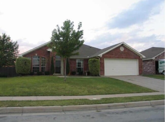 property at 1118 Vaden Ave
