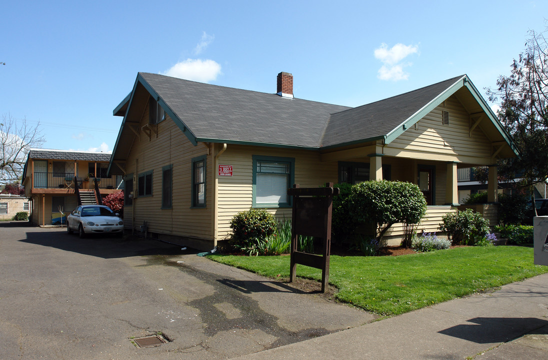 1437 Pearl St in Eugene, OR - Building Photo