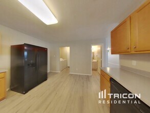 7714 Burro Bend in San Antonio, TX - Building Photo - Building Photo