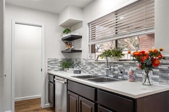 2808 Escada Dr in Dallas, TX - Building Photo - Building Photo