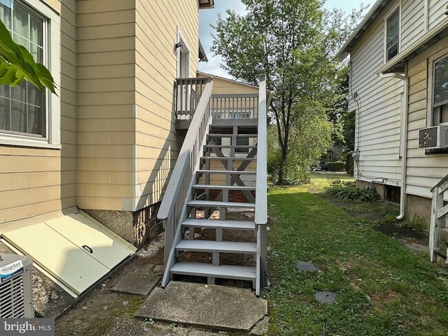 10 Clifton Ave in Merchantville, NJ - Foto de edificio - Building Photo