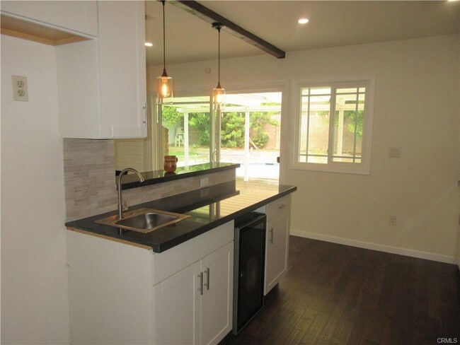 20101 Superior St in Los Angeles, CA - Building Photo - Building Photo