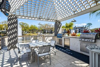 Lofton Place Apartments in Tampa, FL - Foto de edificio - Building Photo