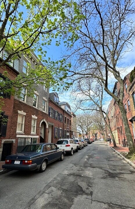 39 Melrose St in Boston, MA - Building Photo