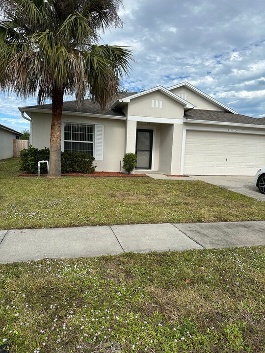 504 Melanie Cir in Melbourne, FL - Building Photo