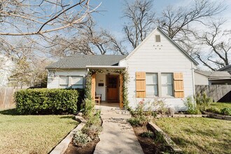 1025 N 34th St in Waco, TX - Building Photo - Building Photo