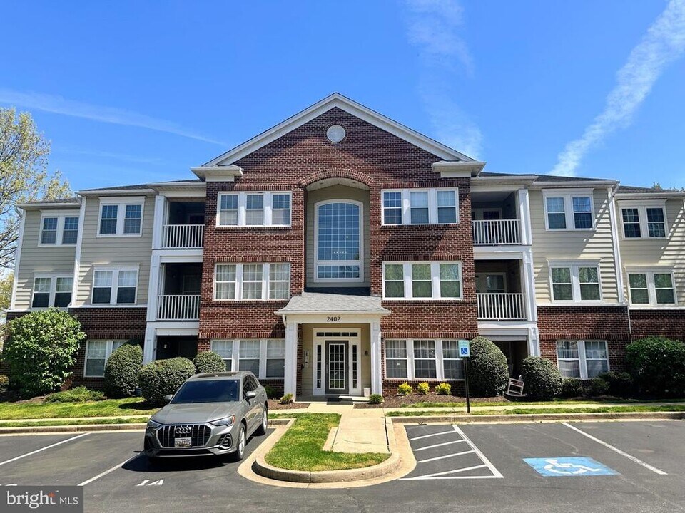 2402 Ellsworth Way in Frederick, MD - Building Photo