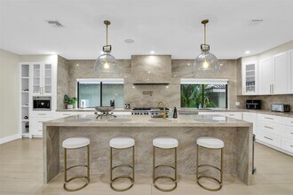 319 S Riverside Dr in Pompano Beach, FL - Building Photo - Building Photo