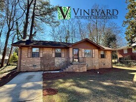 50 Peachtree Cir SE in Marietta, GA - Building Photo