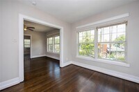 903 Oakhurst St photo'