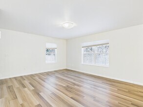 3905 Tanada Rd in North Pole, AK - Building Photo - Building Photo