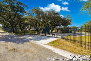 8609 Abe Lincoln Rd in San Antonio, TX - Building Photo - Building Photo