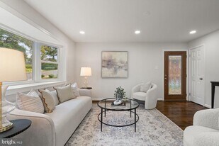 2711 Groveton St in Alexandria, VA - Building Photo