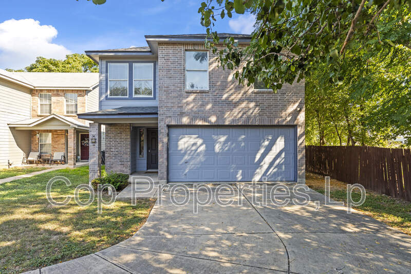 1 Dunthorte Ln in San Antonio, TX - Building Photo