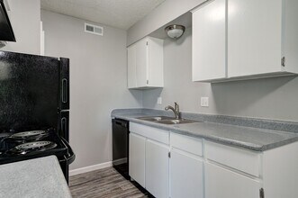 4028 S Douglas Ave in Oklahoma City, OK - Building Photo - Building Photo