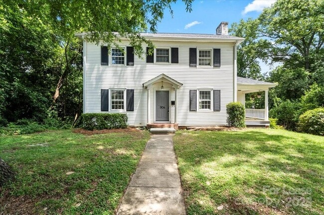 property at 904 Edgewood Cir