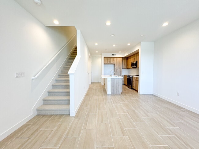 123 N 1st Ave in Upland, CA - Building Photo - Building Photo