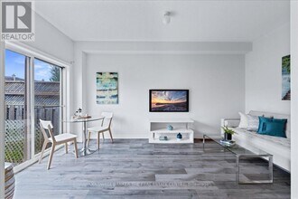 50 Pearcey Cr in Barrie, ON - Building Photo - Building Photo