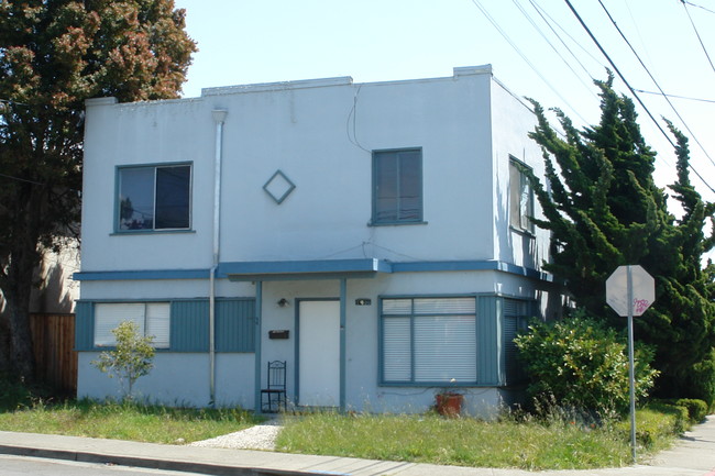 5900 San Diego St in El Cerrito, CA - Foto de edificio - Building Photo