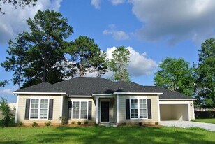 219 Robertson Dr in Leesburg, GA - Building Photo