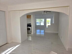 364 NW 2nd Ct in Deerfield Beach, FL - Building Photo - Building Photo