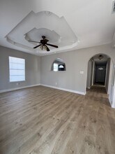 210 S 1st Ave in Edinburg, TX - Building Photo - Building Photo