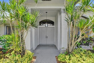 11115 Boca Woods Ln in Boca Raton, FL - Building Photo - Building Photo