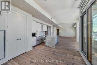 151 Avenue Rd in Toronto, ON - Building Photo - Building Photo