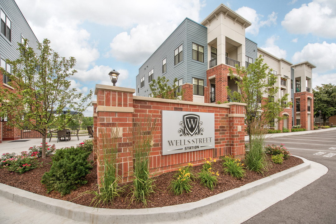 Wells Street Station in Delafield, WI - Building Photo