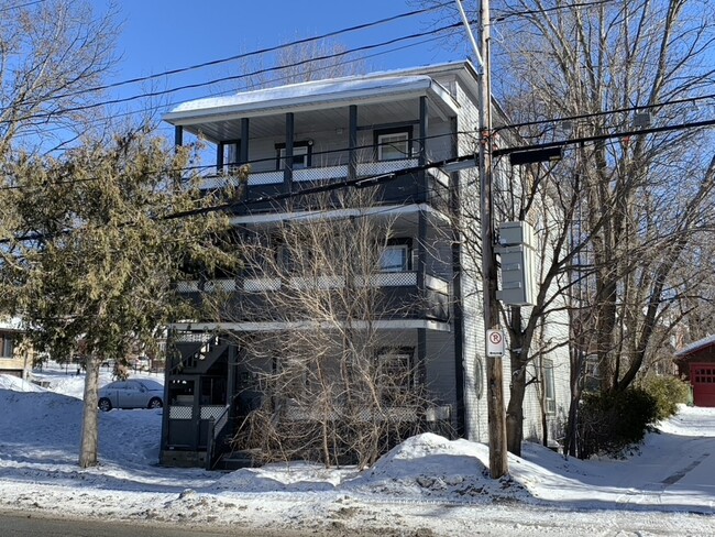 232-242 Du Cégep rue