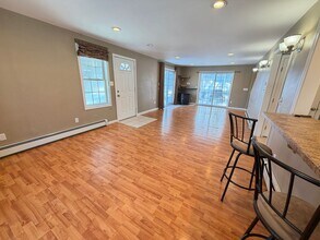 332 Lydall St in Manchester, CT - Building Photo - Building Photo