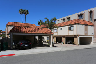 4719-4725 Marina Dr in Carlsbad, CA - Building Photo - Building Photo