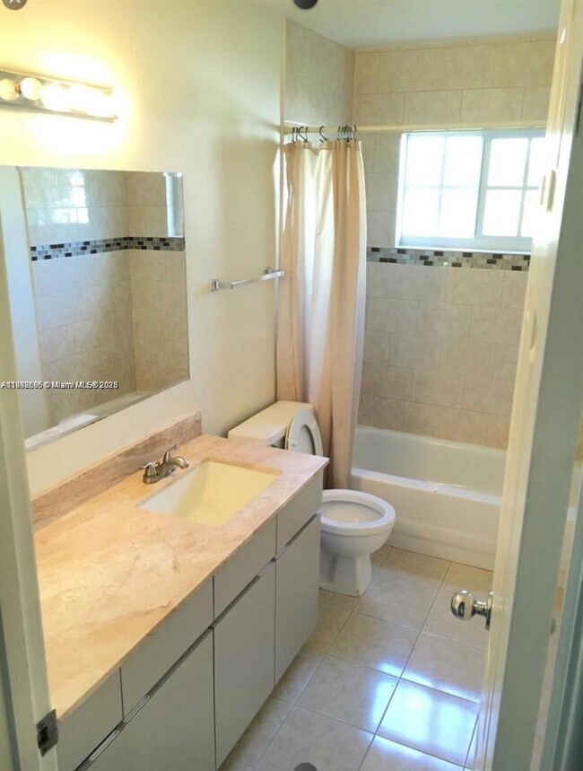 16731 SW 5th Ct in Weston, FL - Building Photo - Building Photo