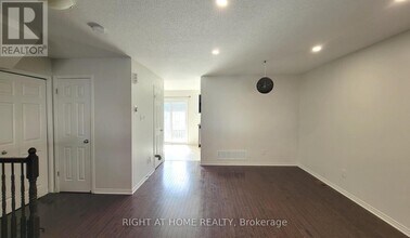 307 Galston Private in Ottawa, ON - Building Photo - Building Photo