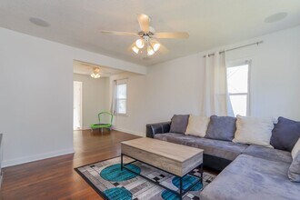 614 Sedgefield Dr in Newport News, VA - Building Photo - Building Photo