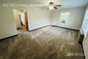 1101 N 1st St in Aberdeen, SD - Building Photo