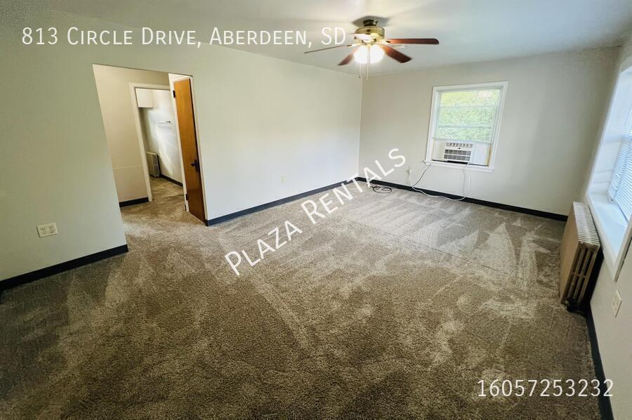 1101 N 1st St in Aberdeen, SD - Building Photo