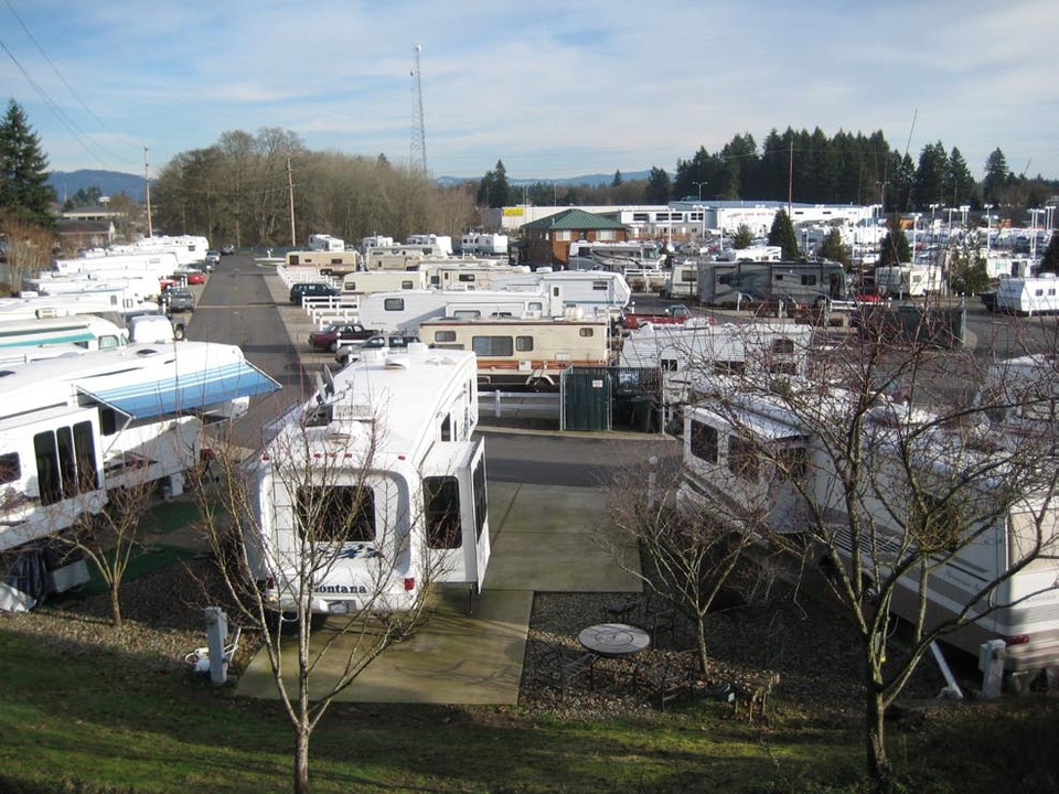 Van Mall RV Park in Vancouver, WA - Building Photo