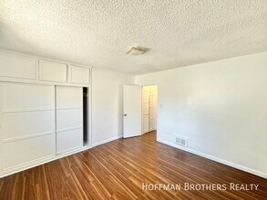 400 Western Ave in Glendale, CA - Building Photo - Building Photo