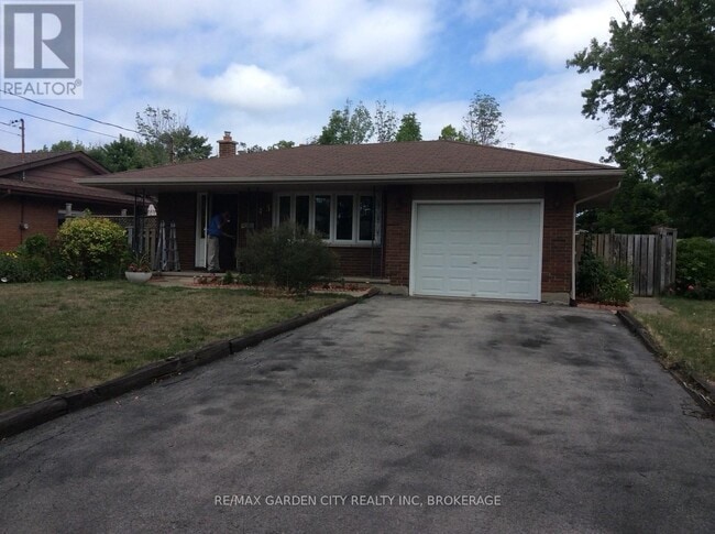 43 Dunvegan Rd in St Catharines, ON - Building Photo - Building Photo