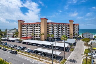 Shore Mariner Condominiums in Redington Shores, FL - Building Photo - Building Photo